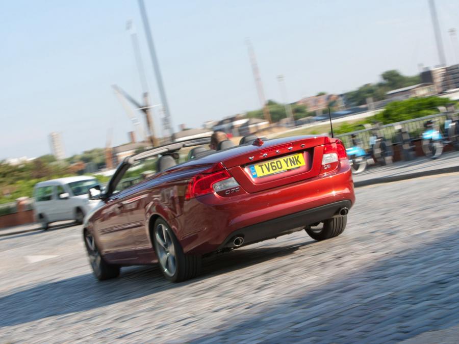  Volvo C70 D3 2010 года  (UK) (фото 6 из 11)